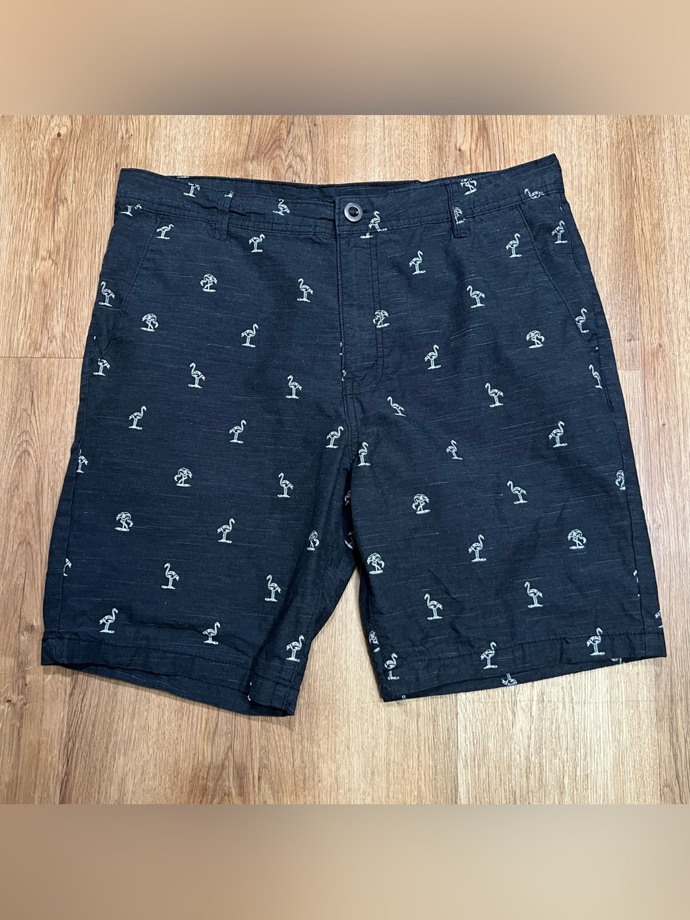 Zoo York Men’s Flamingo Print Shorts Size 34 Black Chino Casual Summer